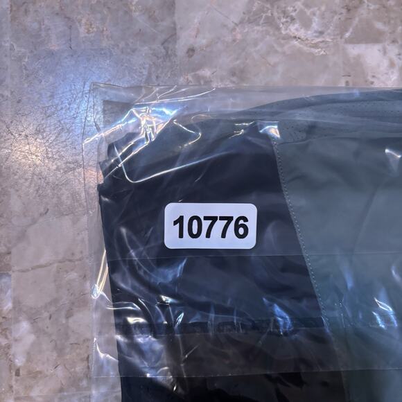 On Cloud Running Shorts Mens Large Green Lightweight Lined Performance Gym - Picture 10 of 10